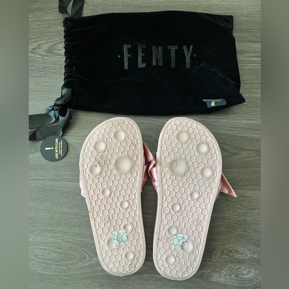 Fenty Puma Satin Bow Slides Size 5.5 Womens - Picture 2 of 3